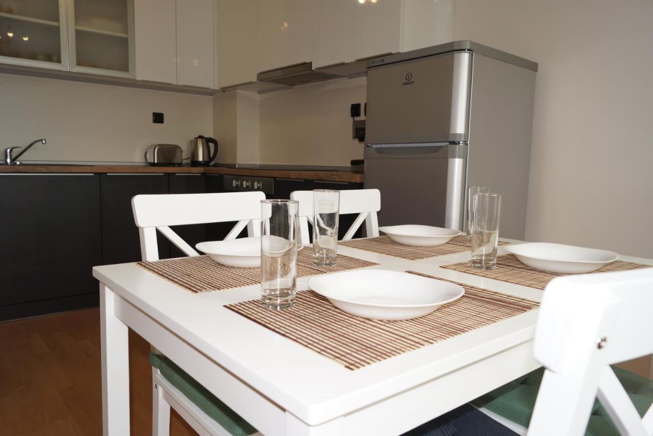 Spacious 2Bdr - Free Parking - Walk Everywhere - 300 Mbps Wifi Varna ภายนอก รูปภาพ
