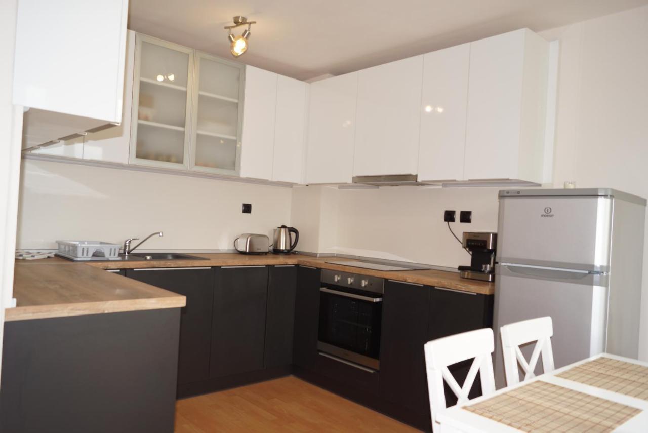 Spacious 2Bdr - Free Parking - Walk Everywhere - 300 Mbps Wifi Varna ภายนอก รูปภาพ