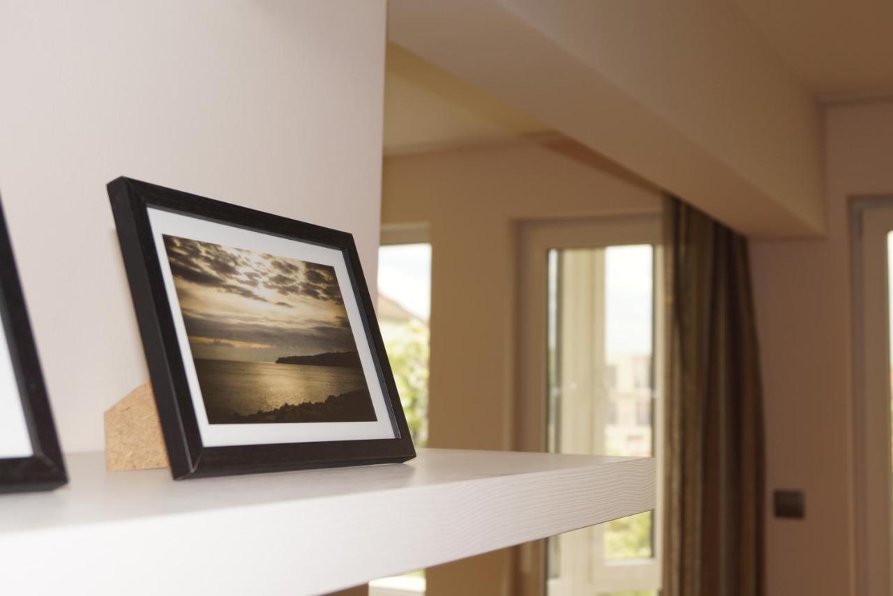 Spacious 2Bdr - Free Parking - Walk Everywhere - 300 Mbps Wifi Varna ภายนอก รูปภาพ